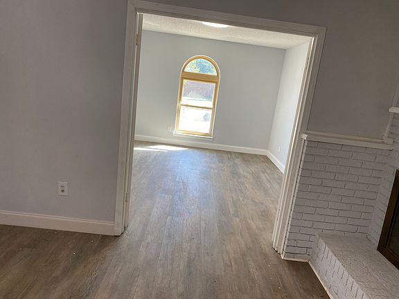 4th image of 425 Southmoor Dr