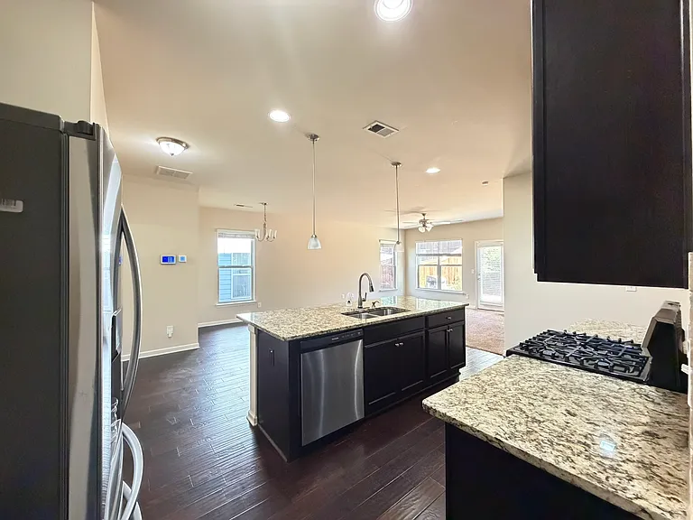 209 Emporia Loop — Photo 18