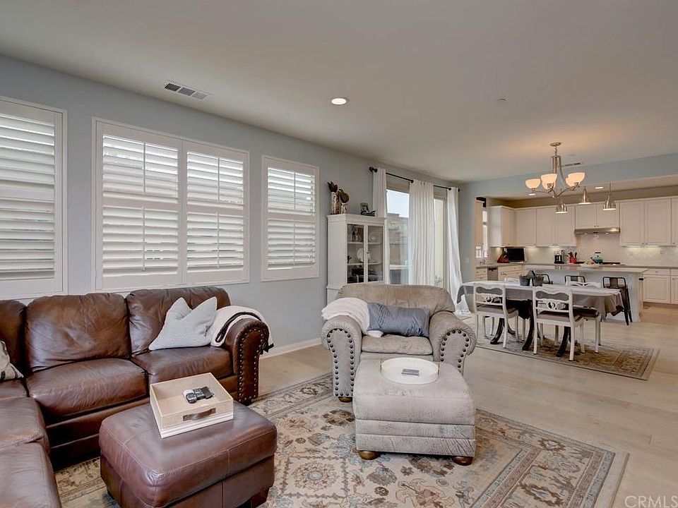 2nd image of 6 Lomada St