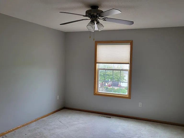1003 NE Greenview Dr — Photo 7