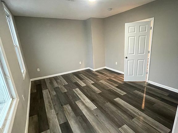 5th image of 729 S 15th St Floor 3