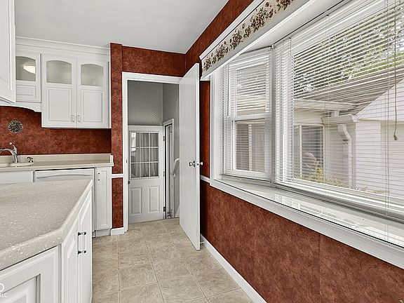 5th image of 2971 N Tibbs Ave