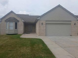 22571 Current Dr, Macomb, MI 48044