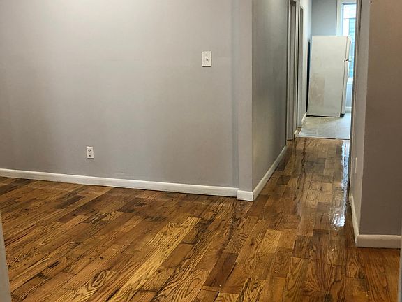 3rd image of 1344 Clay Ave #1