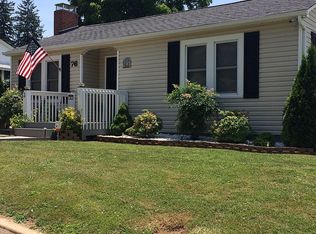 76 Blalock St, Canton, NC 28716
