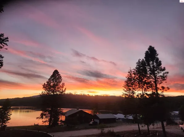 176 Swan Shores Dr, Sagle, ID 83860
