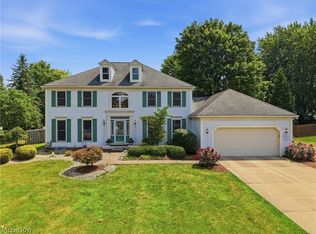 33541 Seneca Dr, Solon, OH 44139