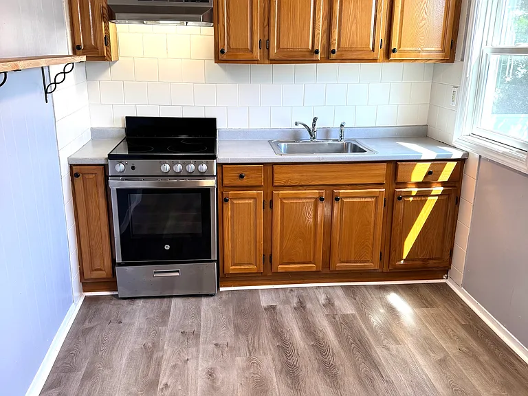 Ribbon St — Photo 1