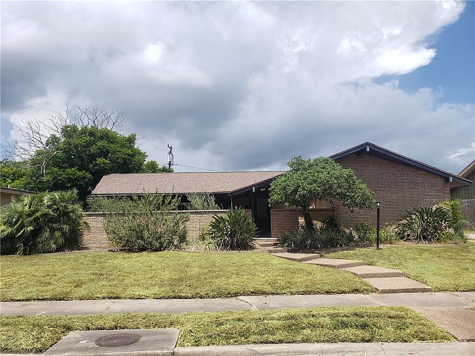 1st image of 450 Pennington Dr