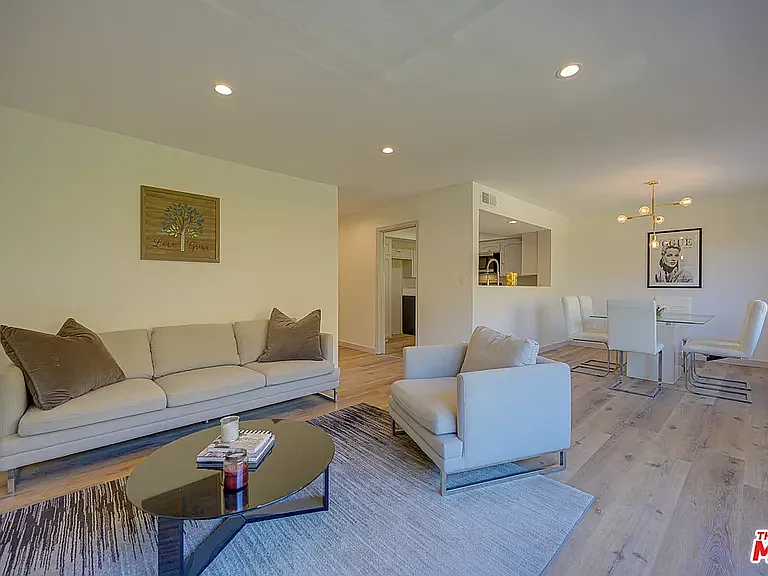 2 bed, 1124 sqft, $3,965 — Photo 1