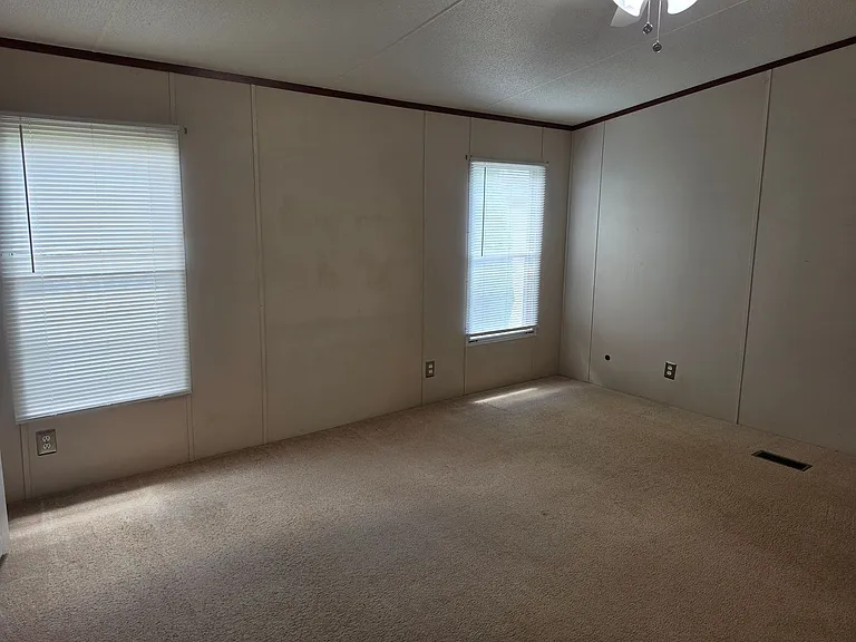 1617 E Brazos St — Photo 28