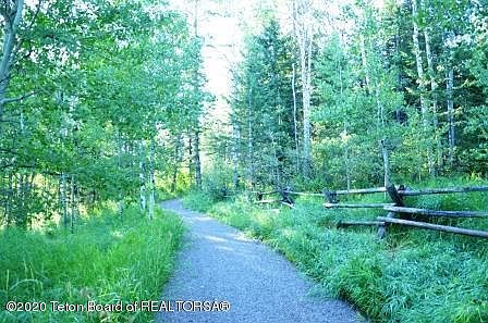 4th image of 9 Blackfoot Trl