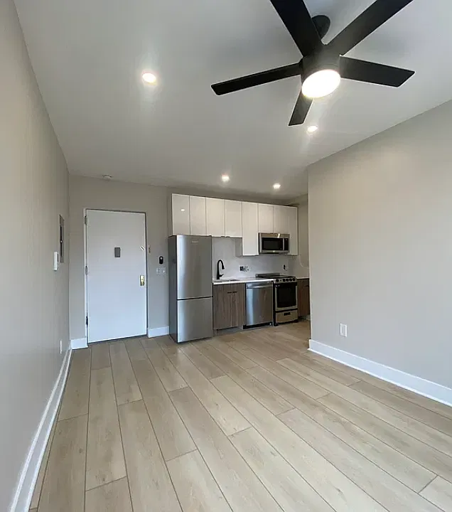 292 Lincoln Pl #4C2