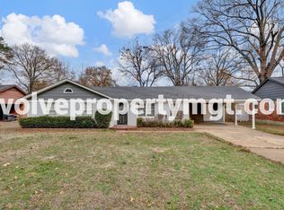 1970 Grovehaven Dr, Memphis, TN 38116