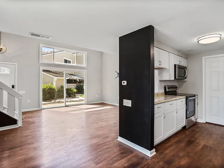 1523 Kensington Dr — Photo 11