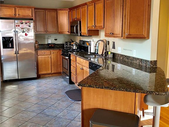 3rd image of 1742 Lonsdale Ave #7