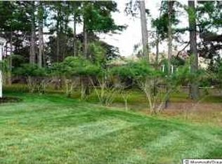 40 Whitaker Dr, Toms River, NJ 08757