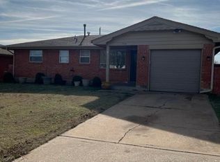 716 NW 1st St, Moore, OK 73160