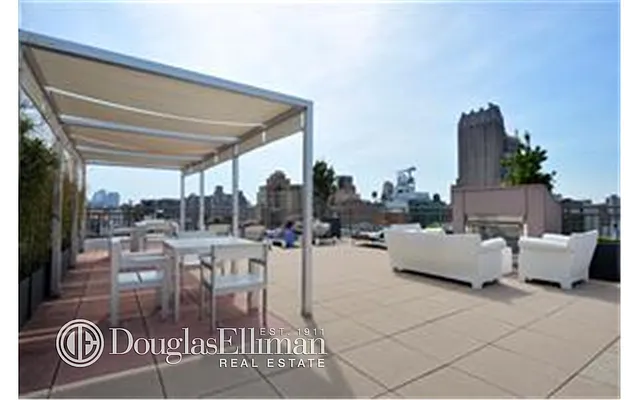 Sold by Douglas Elliman | media 24