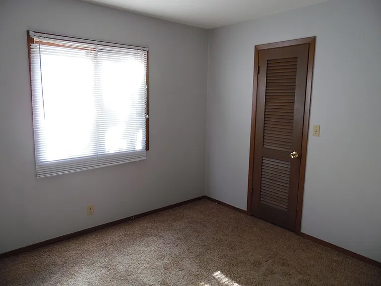 400 N Lake Ave — Photo 11