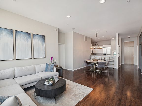 4th image of 500 W Superior St Unit 2304