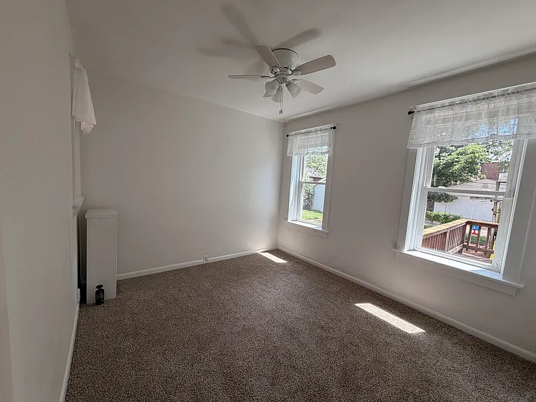 3850-3852 De Tonty St #3852B — Photo 8