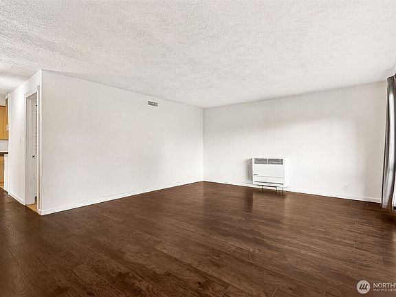 5th image of 2219 Bush Avenue NW