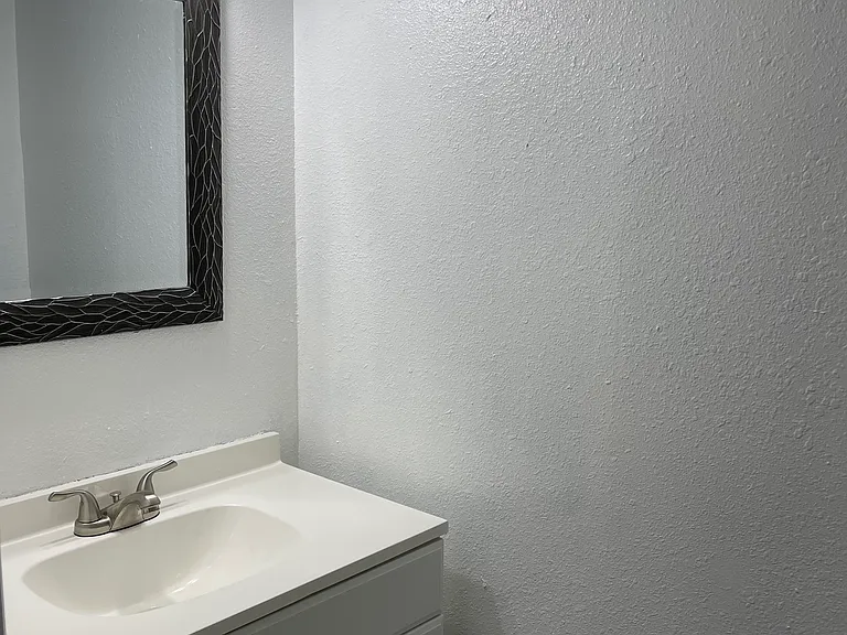2339 Huntington Green Ct — Photo 11