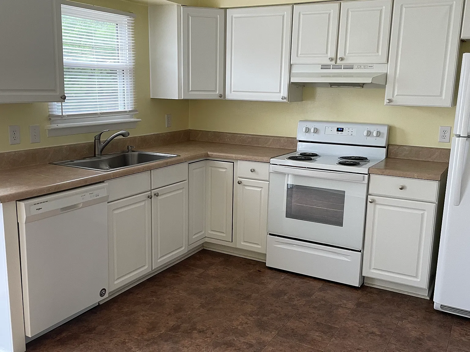 3748 W Stratford Rd — Photo 2