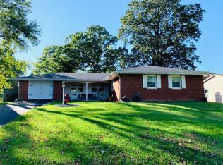 702 Fox River Rd, Valparaiso, IN 46385