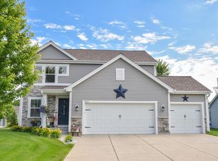N8001 Woodland Ct, Ixonia, WI 53036