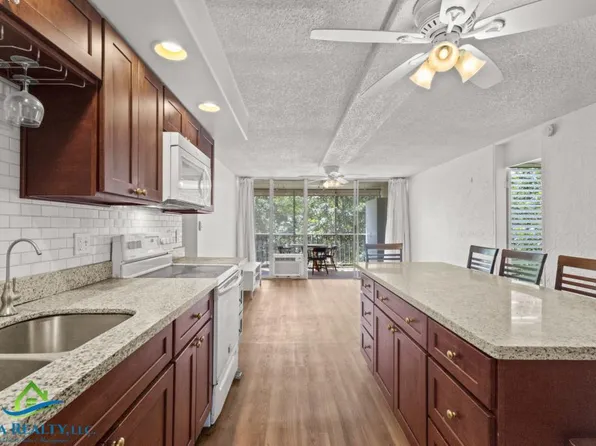 95-273 Waikalani Dr APT D706, Mililani, HI 96789