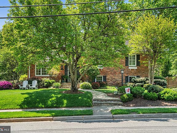 5th image of 1703 Rollins Dr