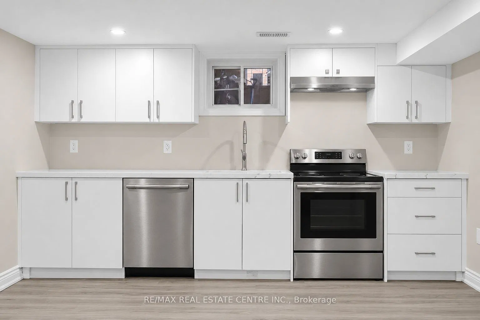 3 bed, $2,200 — Photo 1