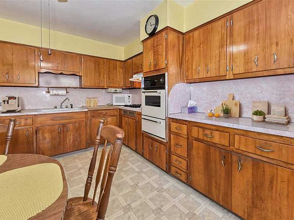 4th image of 326 Virginia Ave