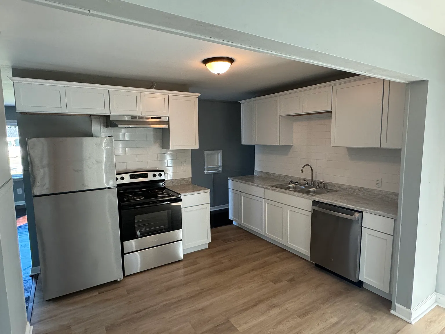 414 Gary Ave — Photo 3