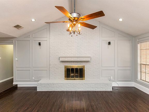 3rd image of 2103 Riverforest Dr