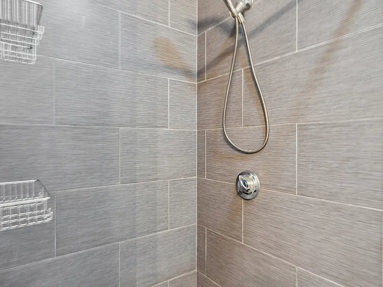 25 Caldwell St #2 — Photo 5