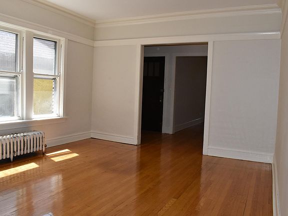 4th image of 6649 N Ashland Ave #2