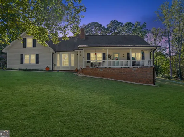 5846 Norton Cir, Flowery Branch, GA 30542
