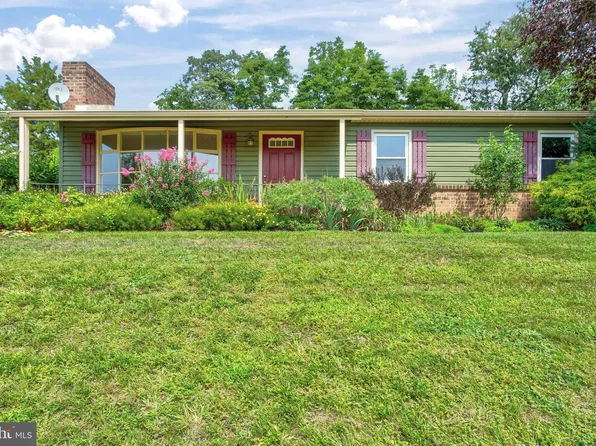 17 Shepherds Ln, New Bloomfield, PA 17068