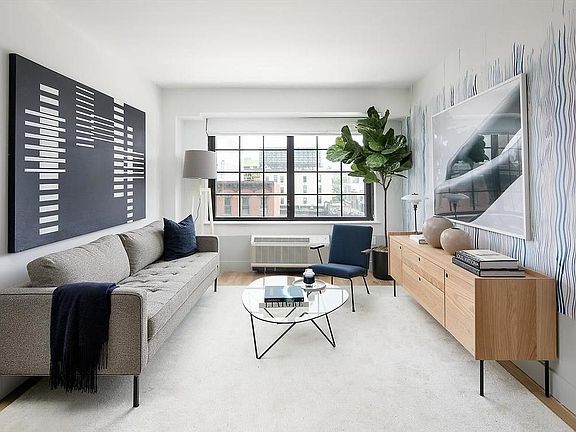 3rd image of 504 Myrtle Ave APT 6M