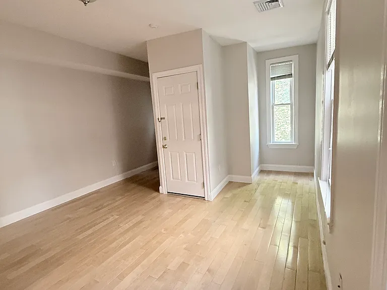 209 Harvard St #2 — Photo 10