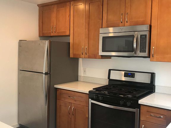 4th image of 585 Mariposa Ave #3