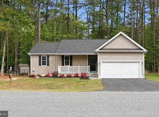 329 N Glebe Rd, Montross, VA 22520