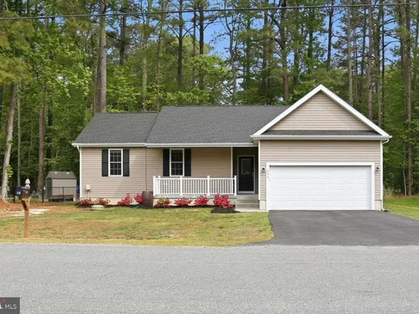 329 N Glebe Rd, Montross, VA 22520