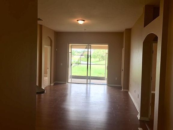 4th image of 1832 Raven Glen Dr