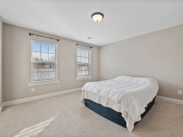 3103 Oxford Dr — Photo 15