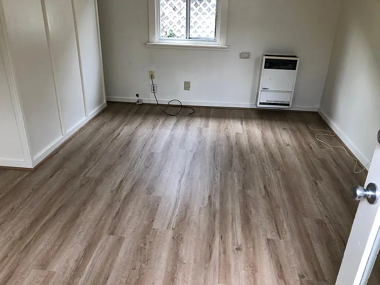 5067 1/2 Brighton Ave — Photo 2