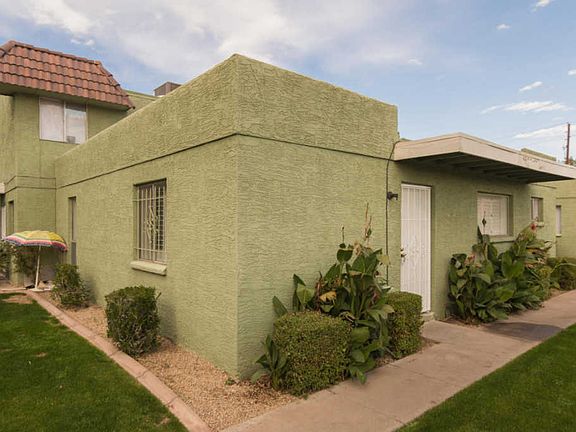 3rd image of 2605 W Ocotillo Rd Unit 1